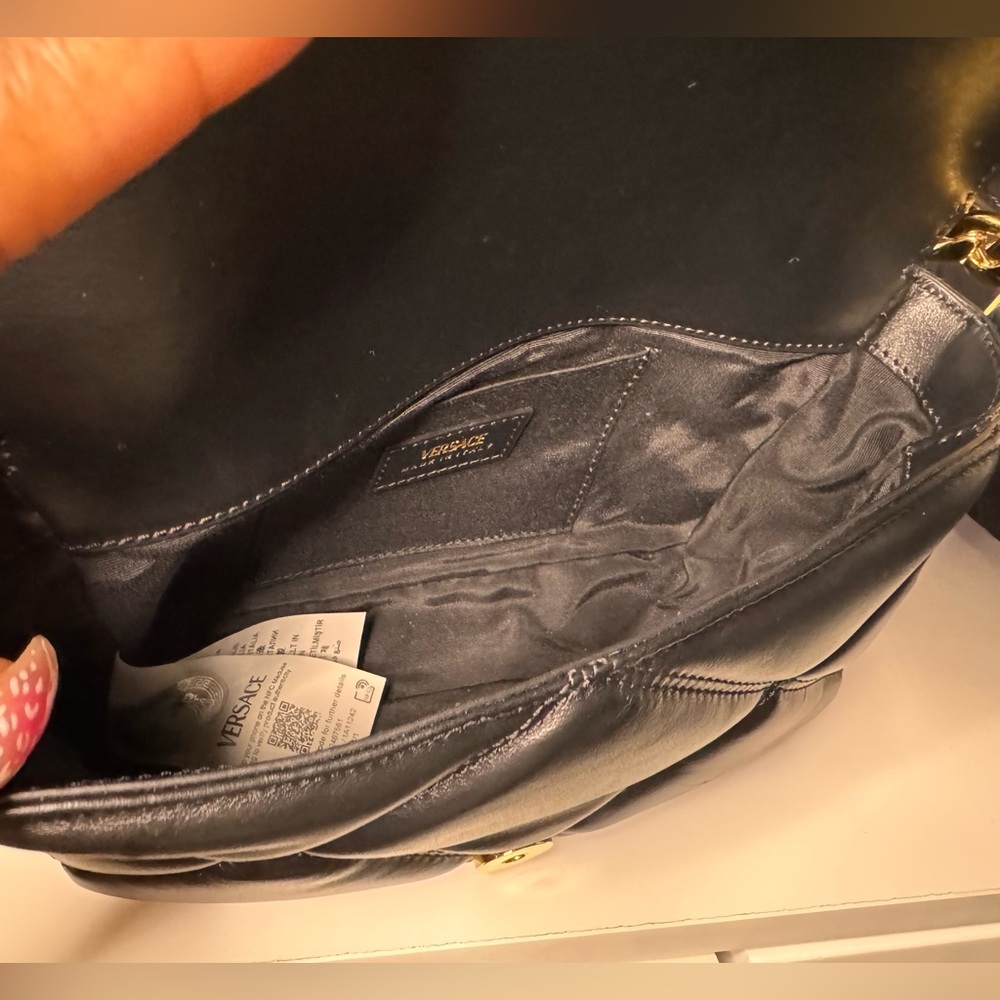Versace La Medusa Black Quilted Calfskin Shoulder Bag - Gold Greca Hardware - Picture 12 of 13